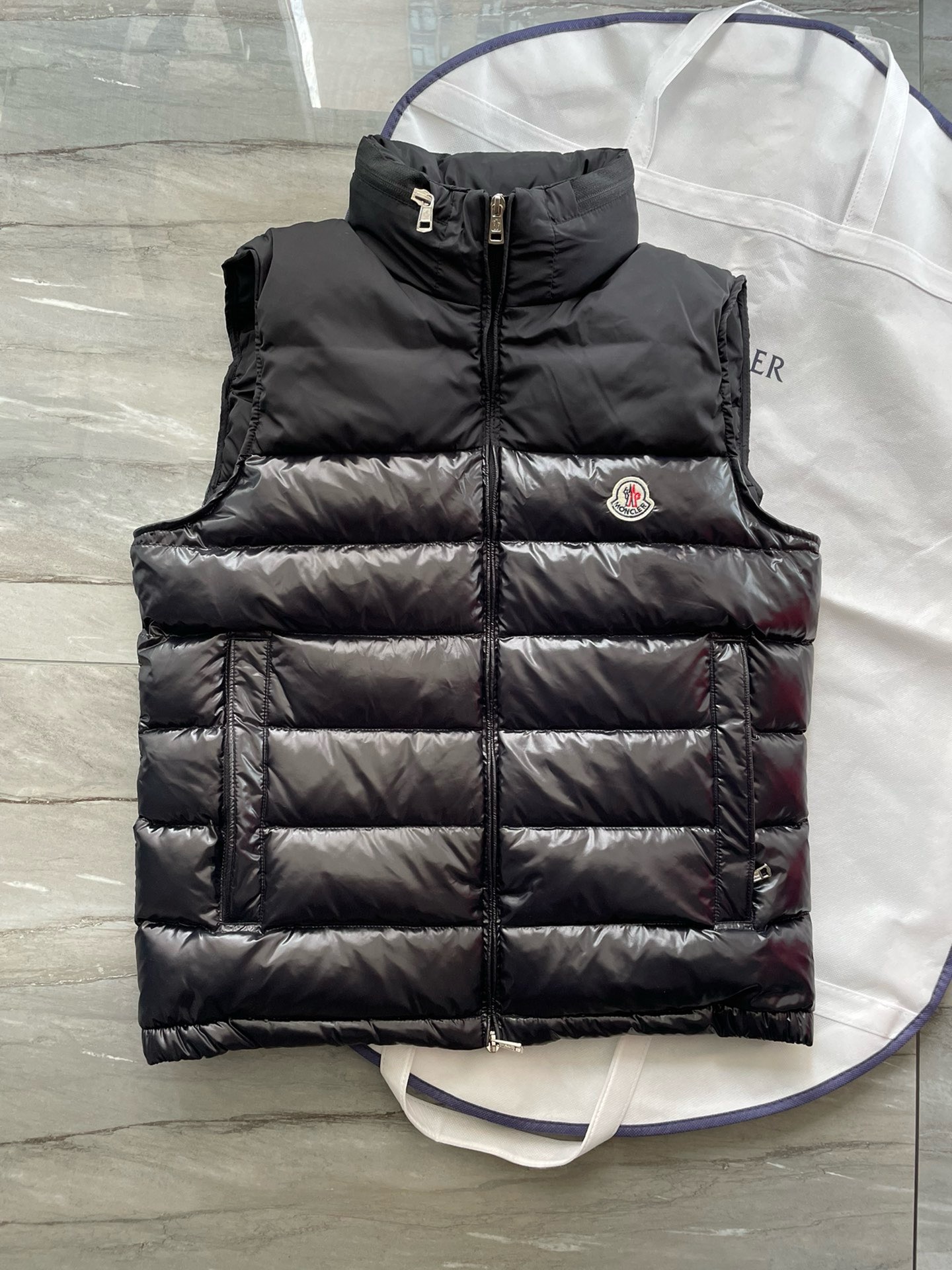 【남】MONCLER 몽클레어조끼 2408044